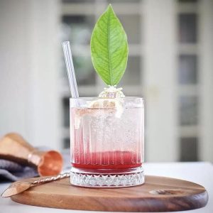 نیم لیوان الیسیا