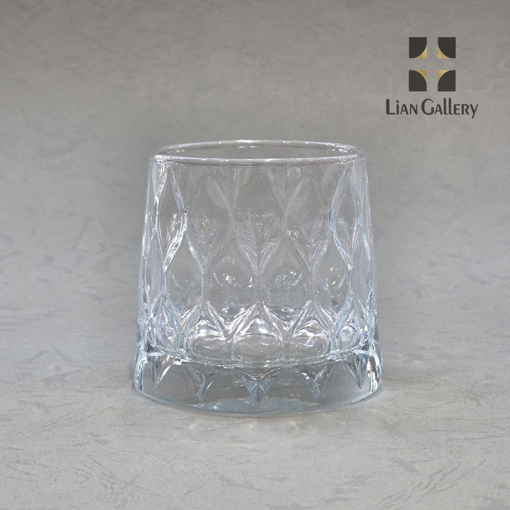 نیم لیوان لیفی