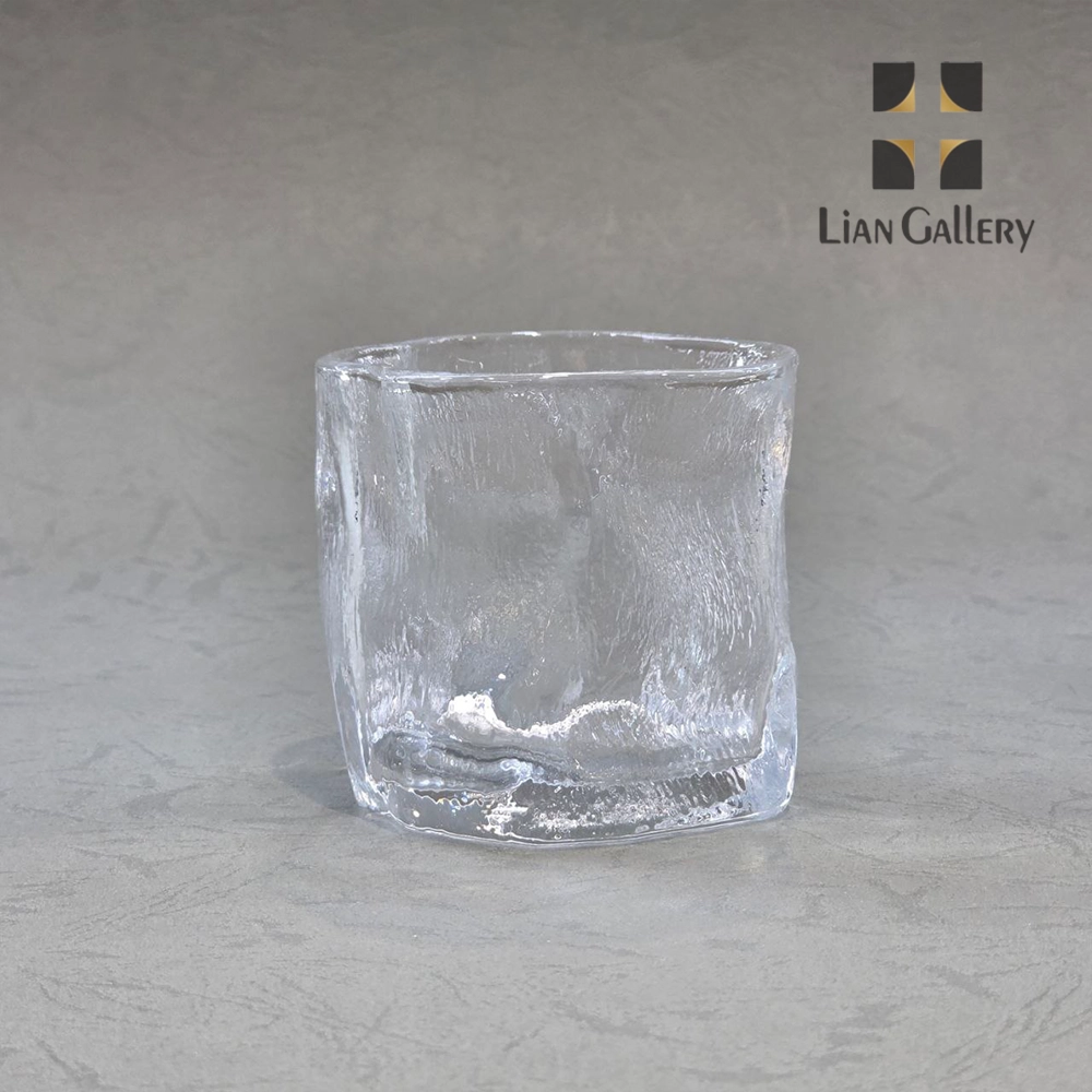 نیم لیوان دفرمه یخی